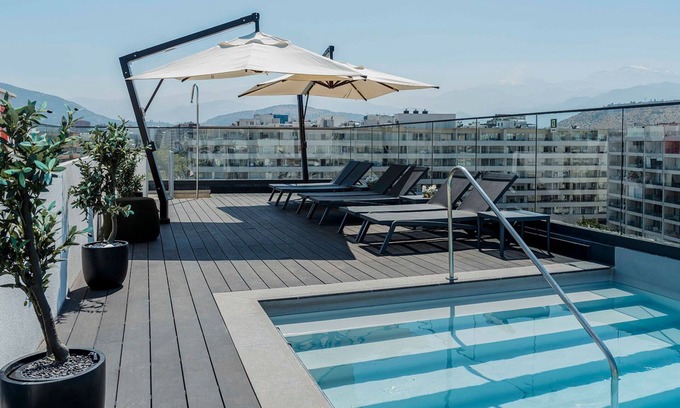 Apoquindo Apartment | Modern Studio 4 Min Walk to Metro, with Parking, Laundry, Cowork & Pool
