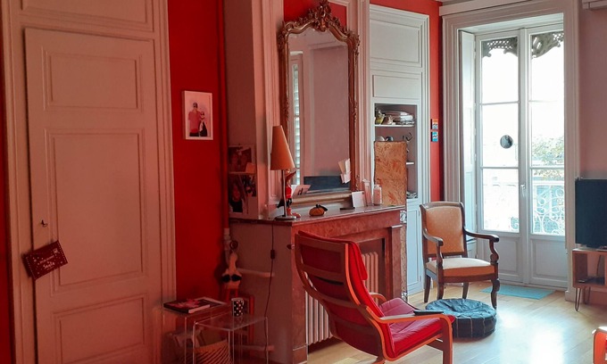 Saint Michel - Mairie Apartment | Modern T3 with air conditioning near downtown