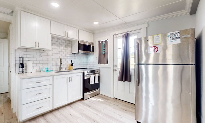 Surfside Beach House | Modern, top-floor home with beach access & grill - snowbird- & dog-friendly