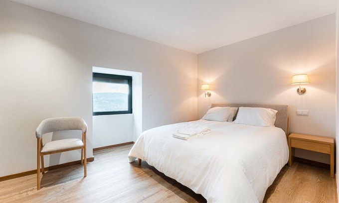 Fareja Apartment | Modern tranquility in Gémeos