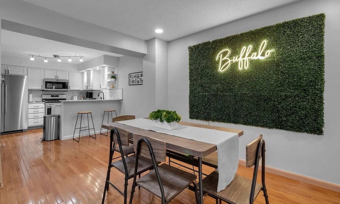 Willert Park House | Modern Trendy Downtown