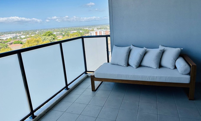 Liverpool Apartment | Modern two bedroom apt offering sweeping skyline views and free wifi and parking