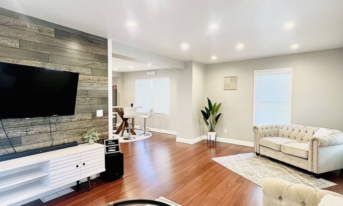 Utica House | Modern two story home