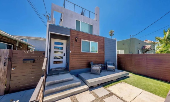 North Park House | Modern Urban Escape Rooftop & Walkable Fun