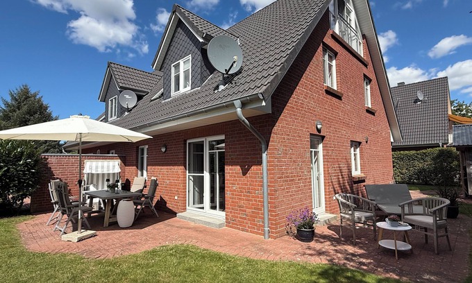 St. Peter-Ording House | Modern vacation home with 129 m² and luxury furnishings in a good location in the village