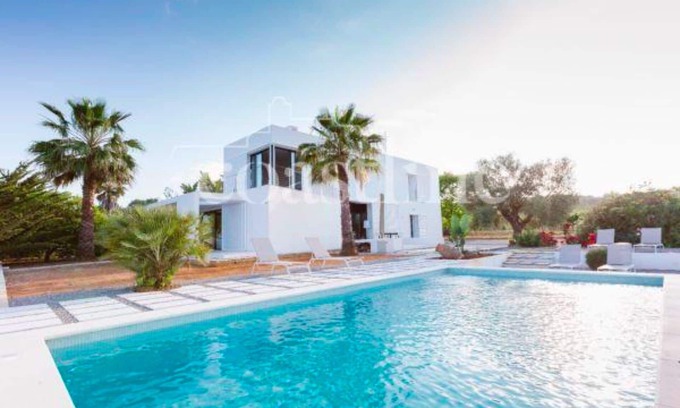 Sant Joan de Labritja Villa | Modern Villa with pool close to IBIZA.