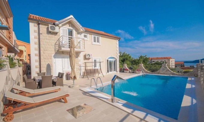 Becici Villa | Modern villa with sea view and pool