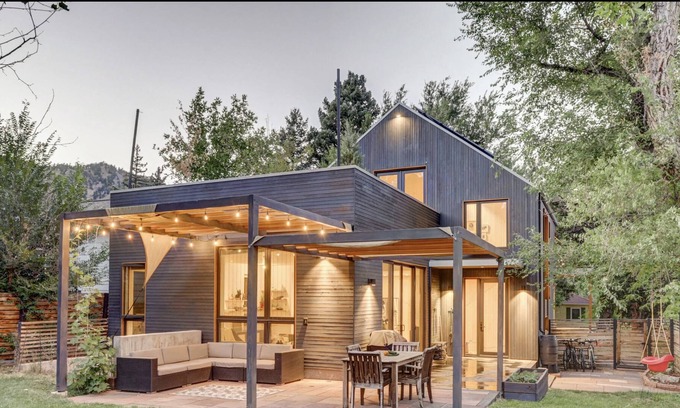 Newlands House | Modern & Warm Home in the Heart of Boulder