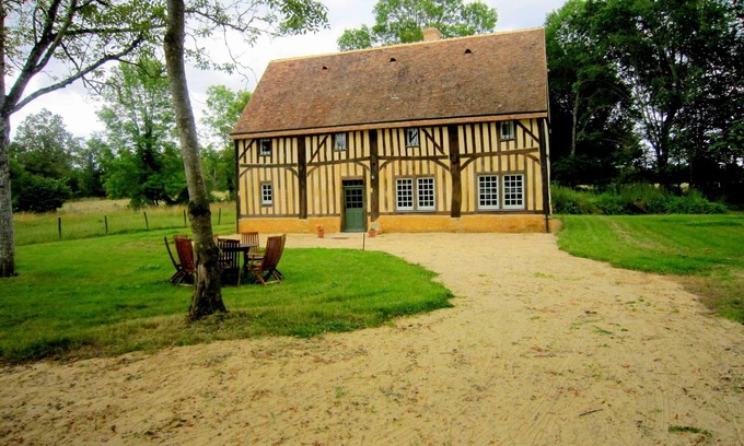 Saint-Aignan House | Modernised detached half-timbered house on the estate of a 16th century castle