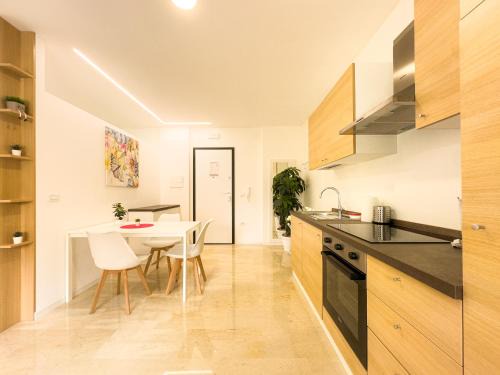 Udine Apartment | Moderno e in posizione strategica 2A