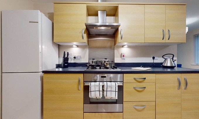 Peterborough House | Molyneux Square - Beautifully appointed 4 bedroom town house in excellent location