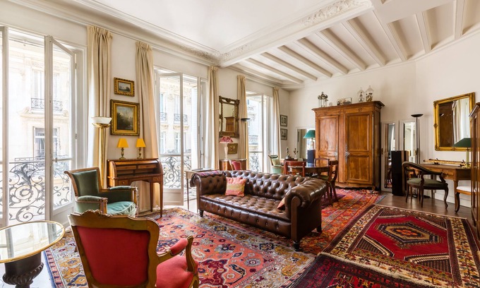 16th Arrondissement Apartment | Moments From Monet, by Veeve