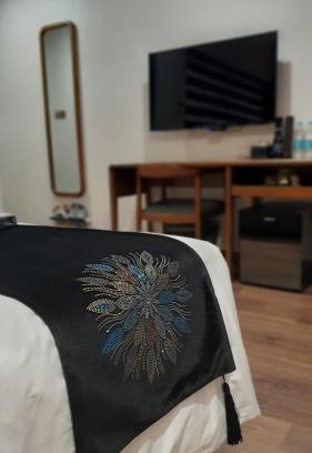 Cong Vi Hotel | MOMIZI HANOI 2 - PHAN KE BINH