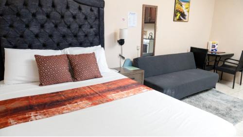 Mona Heights Apartment | Mona Studio suite