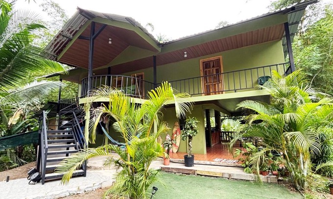 Drake Bay Apartment | Monkey House & Camping