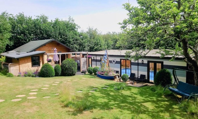 Ryde Cabin | 'Monktonmead Lodge' with private indoor pool. Secluded location, near to Ryde.