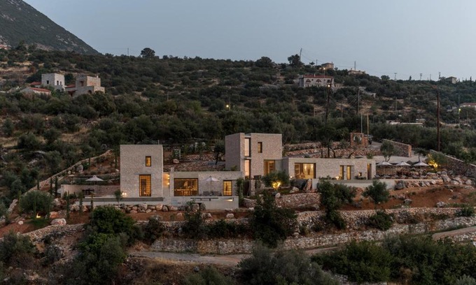 Lefktron Villa | Monolithoi Villas