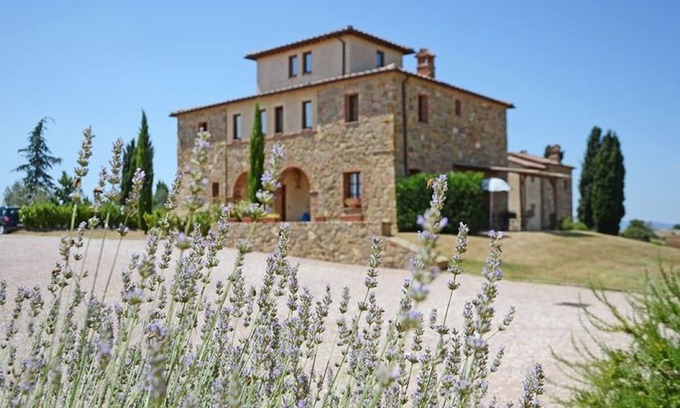 Bollano Apartment | Montalcino Villa - Breathtaking Views of the Val d'Orcia
