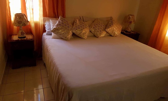 Reading House | Montego Bay - "Authentic Yaad Vibes"