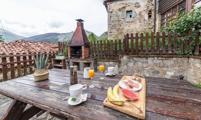 Fresnedo House | Montegrande, Casa de Alta Montaña Rodeada de un Paisaje Idílico
