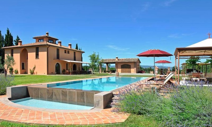 Montelopio Villa | Montelopio Villa Sleeps 8 Pool Air Con WiFi