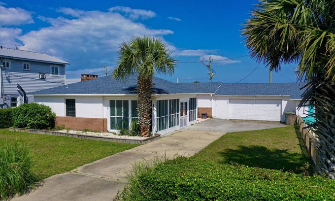 Kure Beach Cottage | Monthly Off Season Rentals! Charming Beach Cottage, 1 Block to Beach, Kure Pier + Food, Dog Friendly