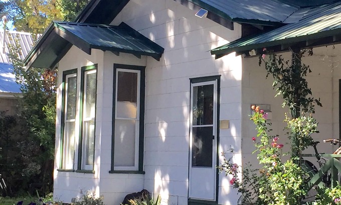 Historic Downtown Durango House | Monthly, rental, Heart of Old Town, Walk to Everything, Work Space, BBQ, Patio