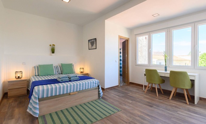 Valverde Apartment | Monthly Rental in Madrid - Shared flat with 3 bedrooms