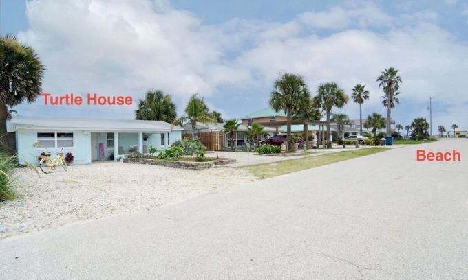 Roberta Heights House | Monthly specials !Steps from the beach - PET FRIENDLY!