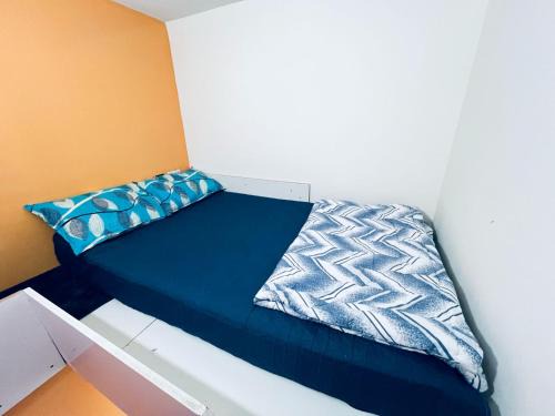 Bur Dubai House | Moon Backpackers Burjman Exit 2, Family Partitions, Loft partitions,