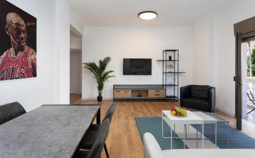 Tel Aviv Apartment | Moon Light by HolyGuest