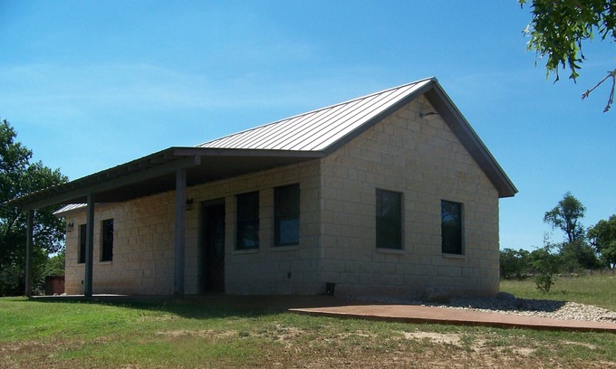 Fredericksburg Cottage | Moonlight Cottage - Breezy HIlls Cottages