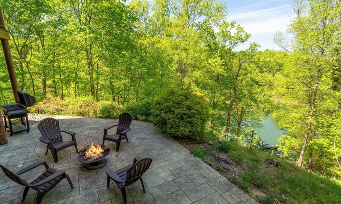 Sevierville Cabin | Moonside Retreat