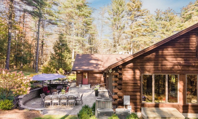 North Egremont Cabin | Moose Lodge by AvantStay | Luxe Berkshires Escape