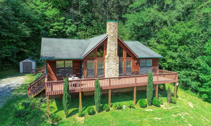 Cosby House | Moosetrax Cabin