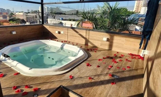 Vila Suzana House | Morumbi Triplex House with Jacuzzi