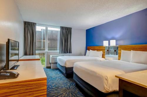 Central Arlington Hotel | Motel 6 Arlington TX Entertainment District