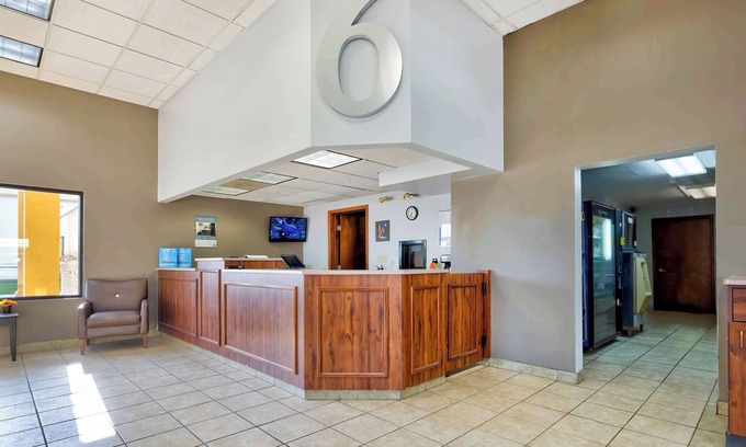 Effingham Hotel | Motel 6 Effingham, IL