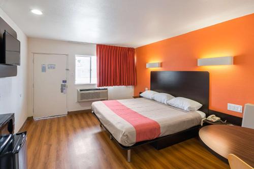 Biggs Field Hotel | Motel 6-El Paso, TX - Airport - Fort Bliss