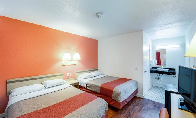Greenville Hotel | Motel 6 Greenville, TX