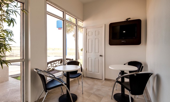 Jennings Hotel | Motel 6 Jennings, LA