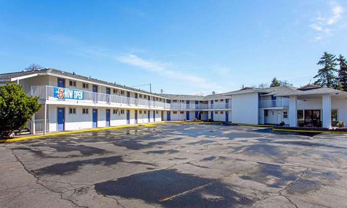 Pendleton Hotel | Motel 6 Pendleton, OR - West
