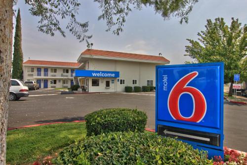 Sacramento Hotel | Motel 6-Sacramento, CA - North