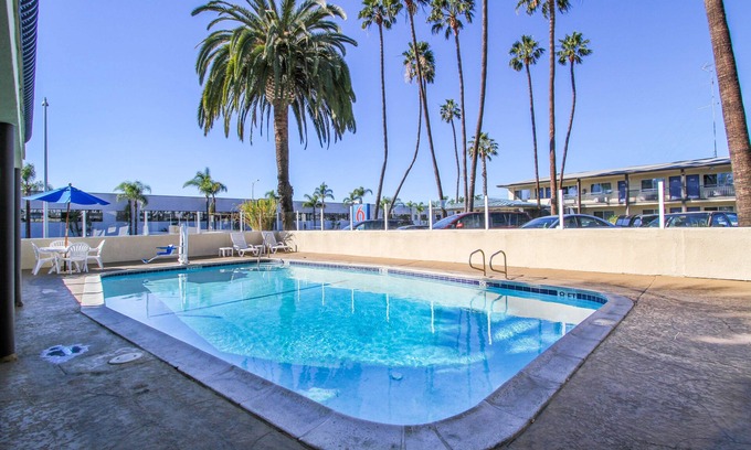 Harborview Hotel | Motel 6 San Diego Airport - Harbor
