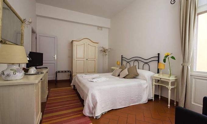 San Lorenzo House | Motel