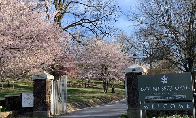 Fayetteville Hotel | Mount Sequoyah Center