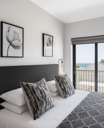 Redhill Apartment | Mountain Bay Apartment with Sea and Mountain Views