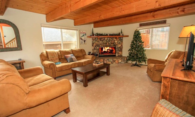 Sugarloaf House | Mountain Cabin-Spa-Fireplace-Walk to Forest!