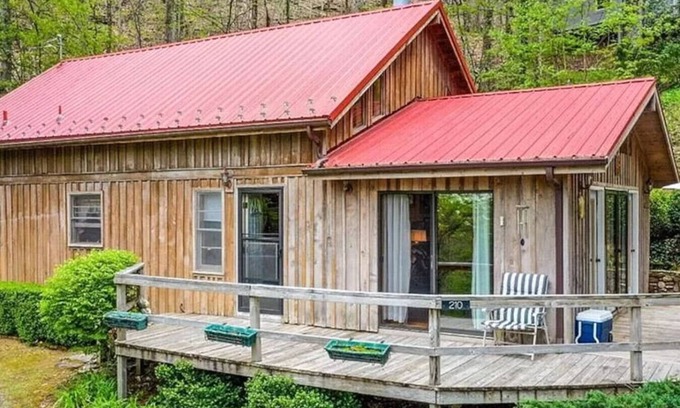 Cattail Creek Cabin | Mountain Cabin w/Hot Tub & Cozy Loft