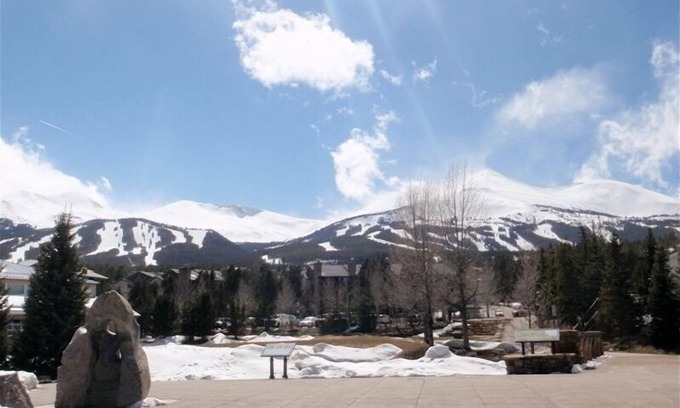 Historic District Condo | Mountain Chic Condo - Ski to Condo